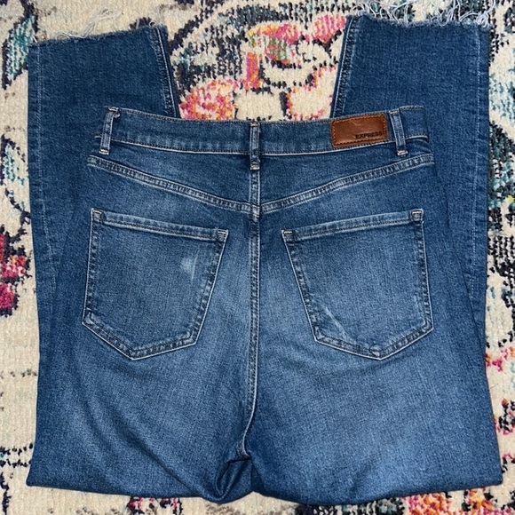 Express Denim - Express Women’s Distressed Super High Rise Raw Hem Med Wash Mom Jeans Size 8R